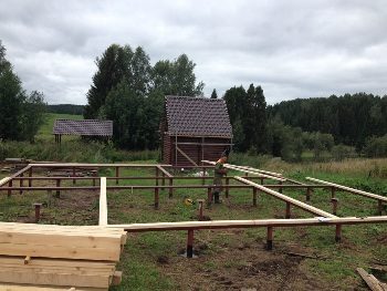 Строительство свайно-винтового фундамента для дома 8х8 в Москве