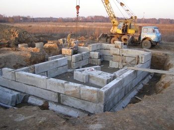 Строительство столбчатого фундамента из бетонных блоков в Москве