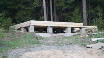 Строительство столбчатого фундамента на склоне в Москве