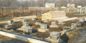 Строительство столбчатого фундамента для деревянного дома в Москве