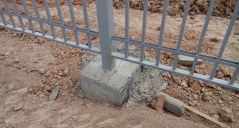 Строительство столбчатого фундамента для забора в Москве